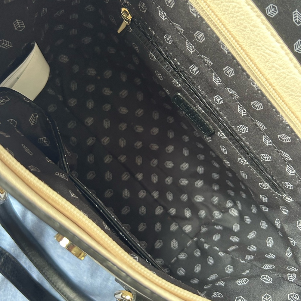 Call it Spring Handbag - Picture 5 of 8